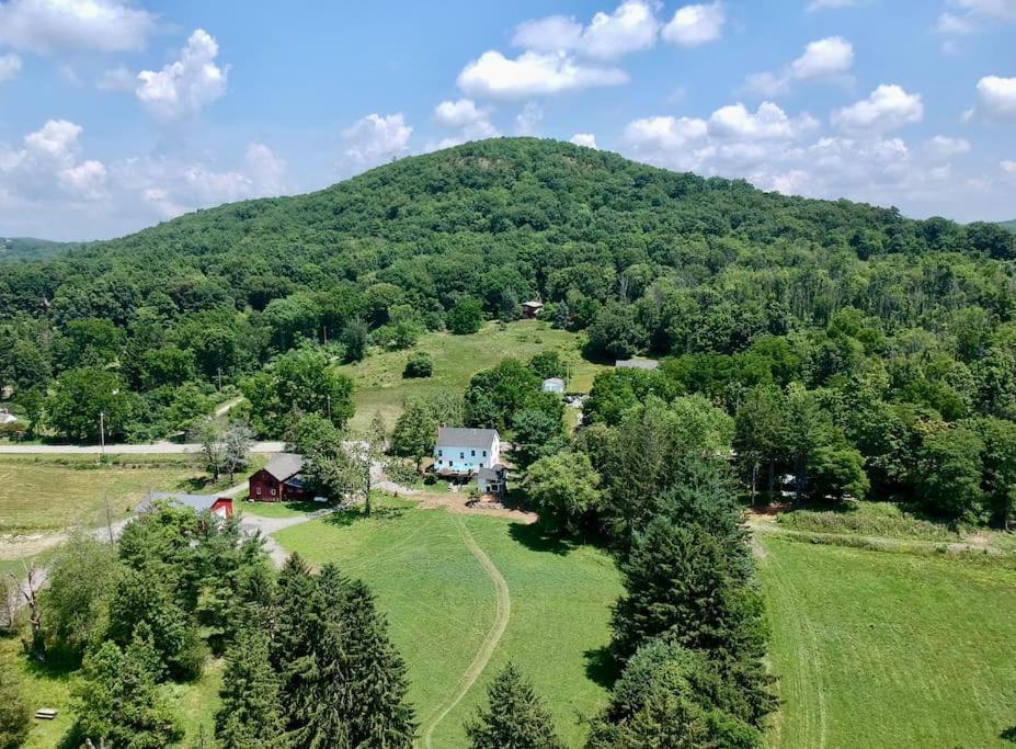 Craftsman Hideaway At The 1841 Farmhouse Chester Exterior foto
