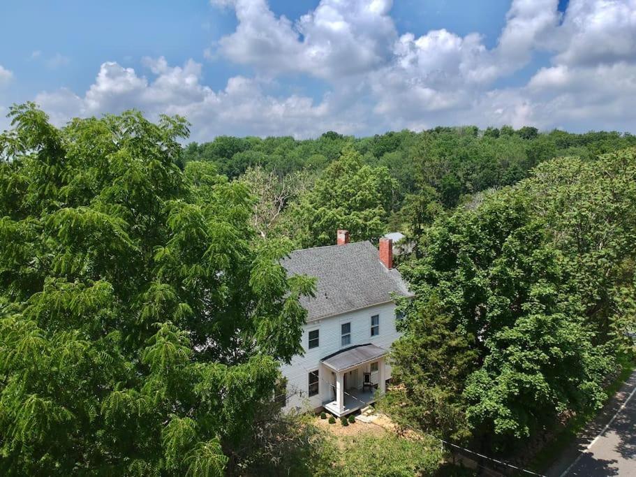 Craftsman Hideaway At The 1841 Farmhouse Chester Exterior foto